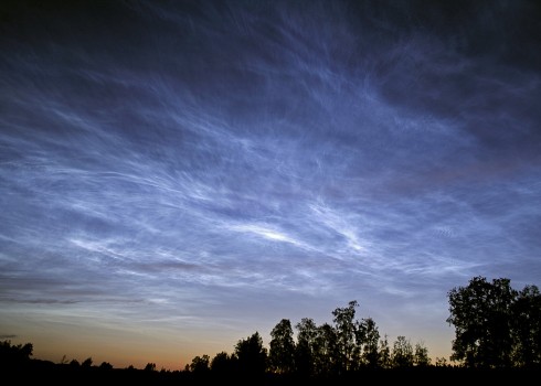 Noční svítící oblaka nad Švédskem. Zdroj: P-M Hedén.